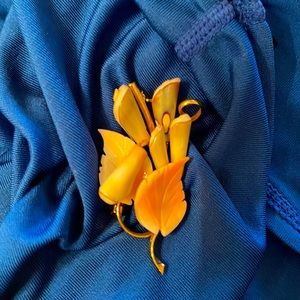 Genuine mother of Pearl brooch